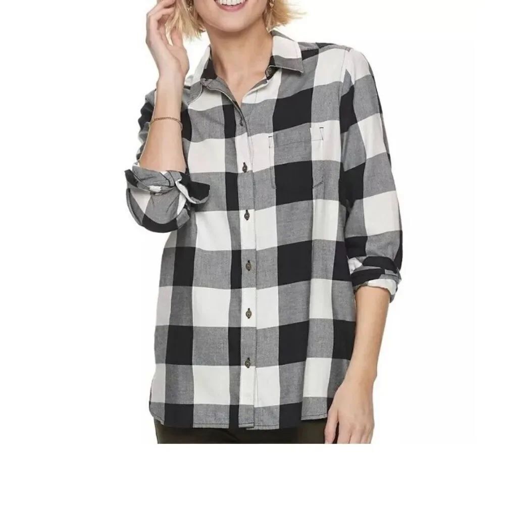 Sonoma women’s black and white checkered flannel shirt, size small 